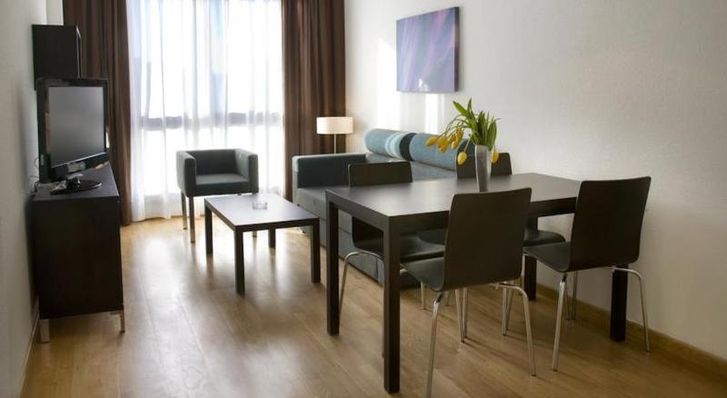 Compostela Suites Μαδρίτη Δωμάτιο φωτογραφία